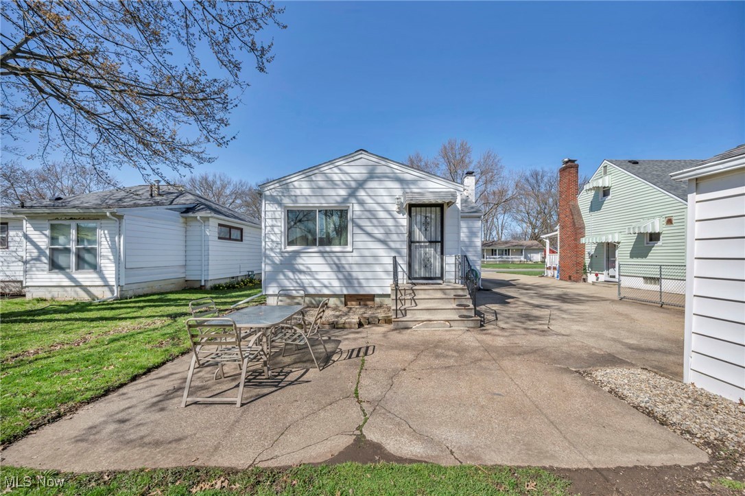 127 Dilworth Street, Elyria, Ohio image 10