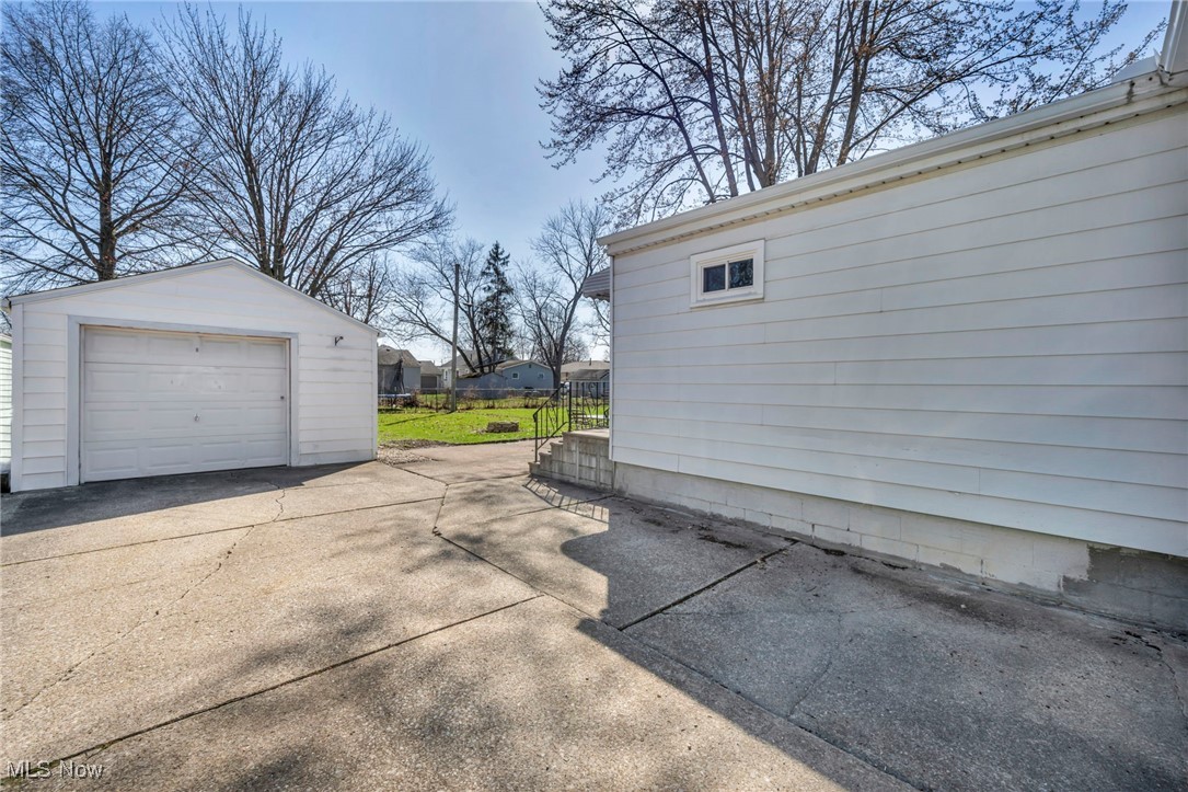 127 Dilworth Street, Elyria, Ohio image 6