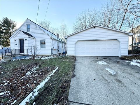 Homes For Sale - 102 Rhoda Avenue<br/> Youngstown, OH 44509