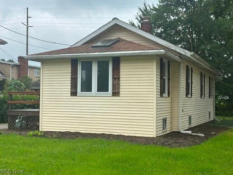 Homes For Sale - 18061 Derr Avenue<br/> Beloit, OH 44609