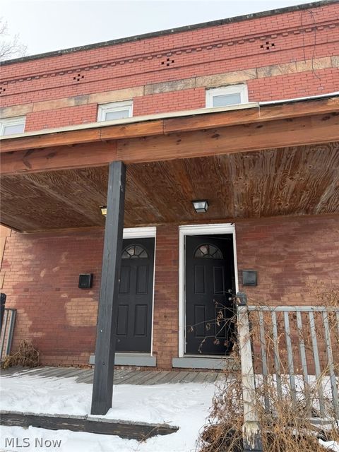 1284 W 85th Street Cleveland OH 44102