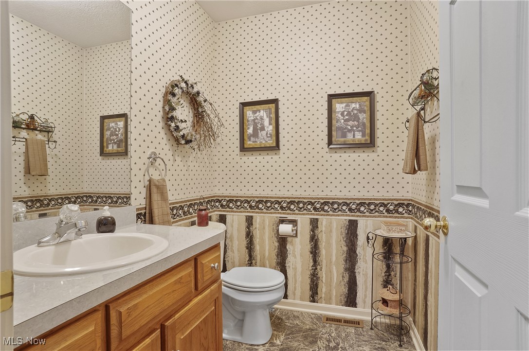 1464 Heartland Avenue, Orrville, Ohio image 22