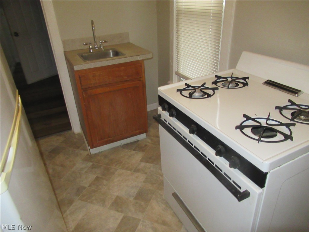 Elworthy Helwick - Residential Lease