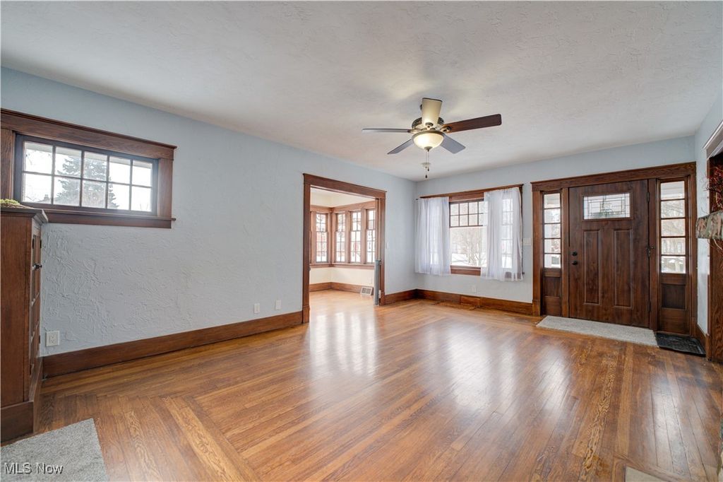 Photo of 855 Osborn Avenue, Lorain, OH 44052 (MLS # 5185469)