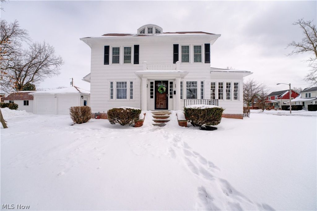 Photo of 855 Osborn Avenue, Lorain, OH 44052 (MLS # 5185469)