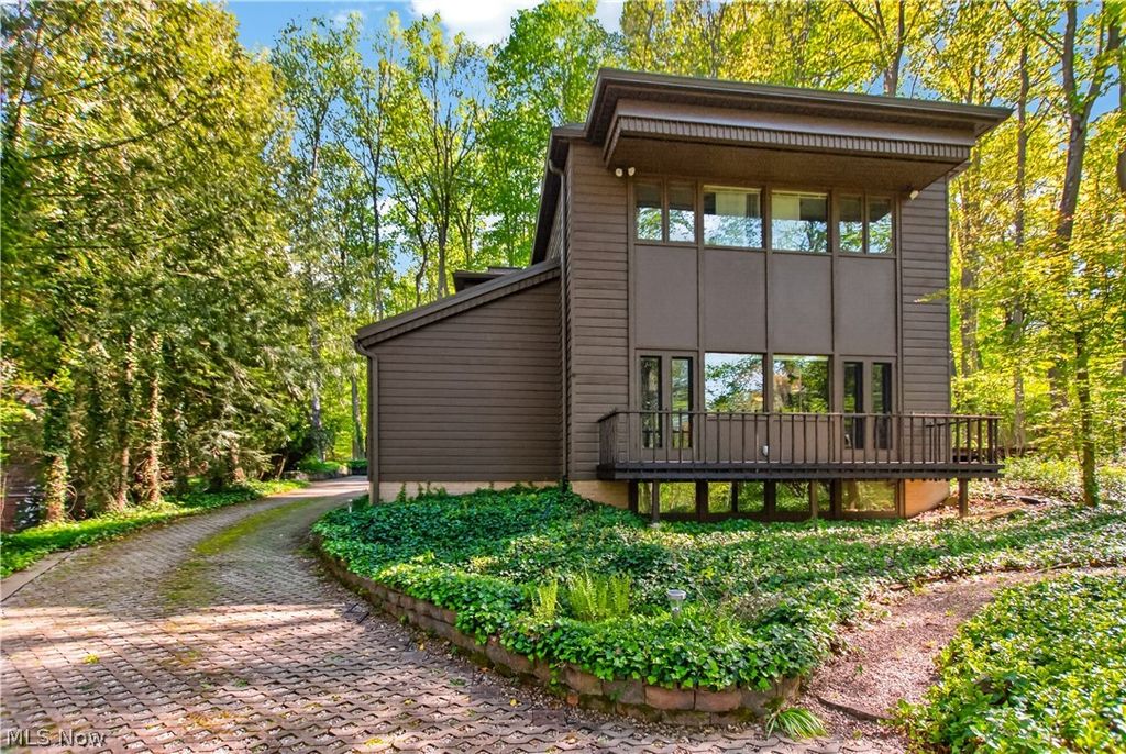 Photo of 4524 Conestoga Trail, Copley, OH 44321 (MLS # 5211364)