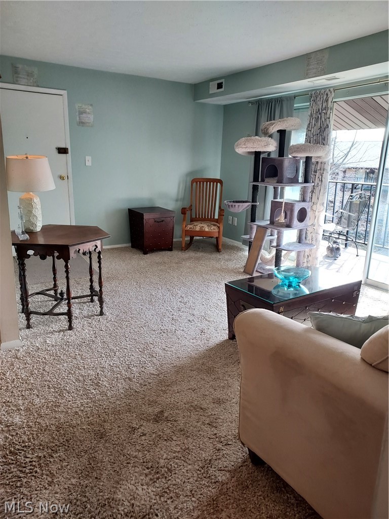 Mistly Lake Vlg/Mdws Ph Condo - Residential