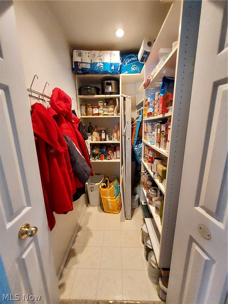 Mistly Lake Vlg/Mdws Ph Condo - Residential