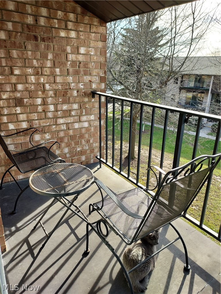 Mistly Lake Vlg/Mdws Ph Condo - Residential