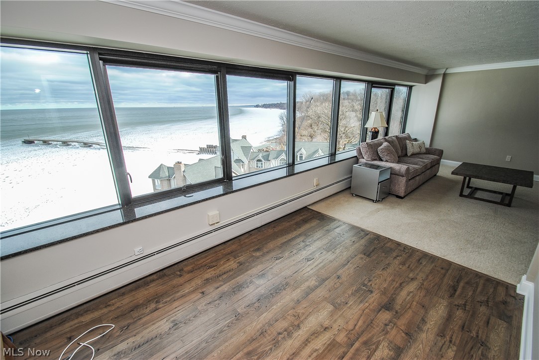 Lake Beach House Condo - Residential