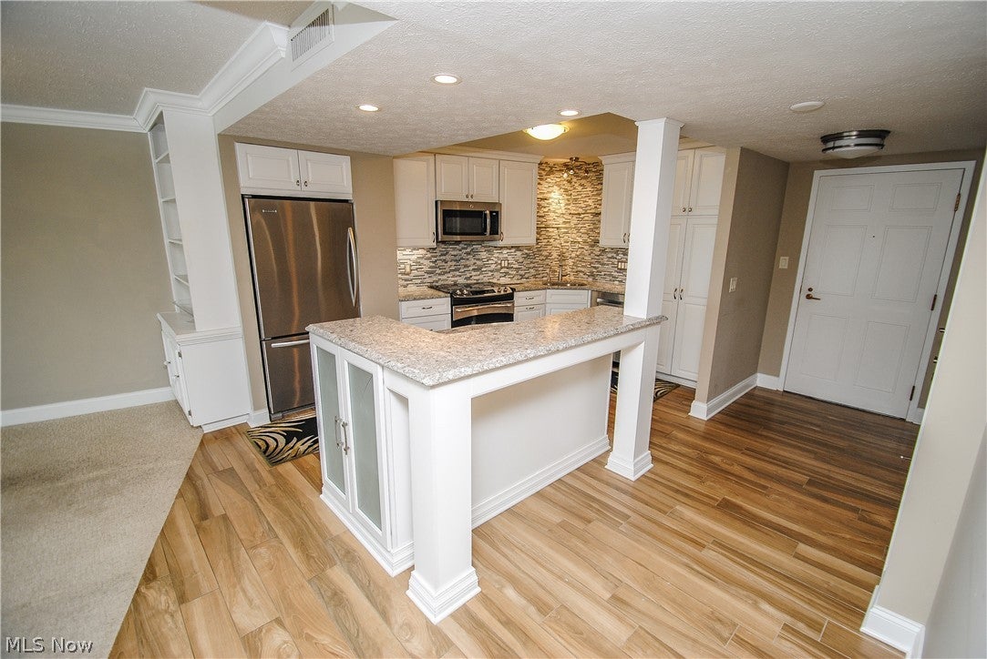 Lake Beach House Condo - Residential