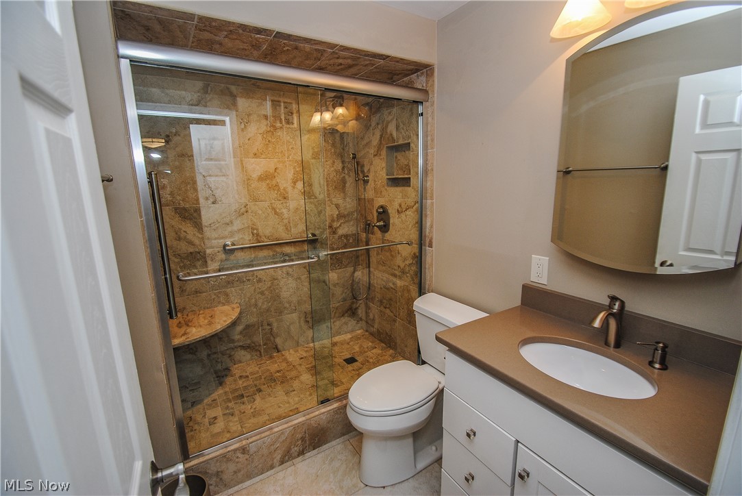 Lake Beach House Condo - Residential