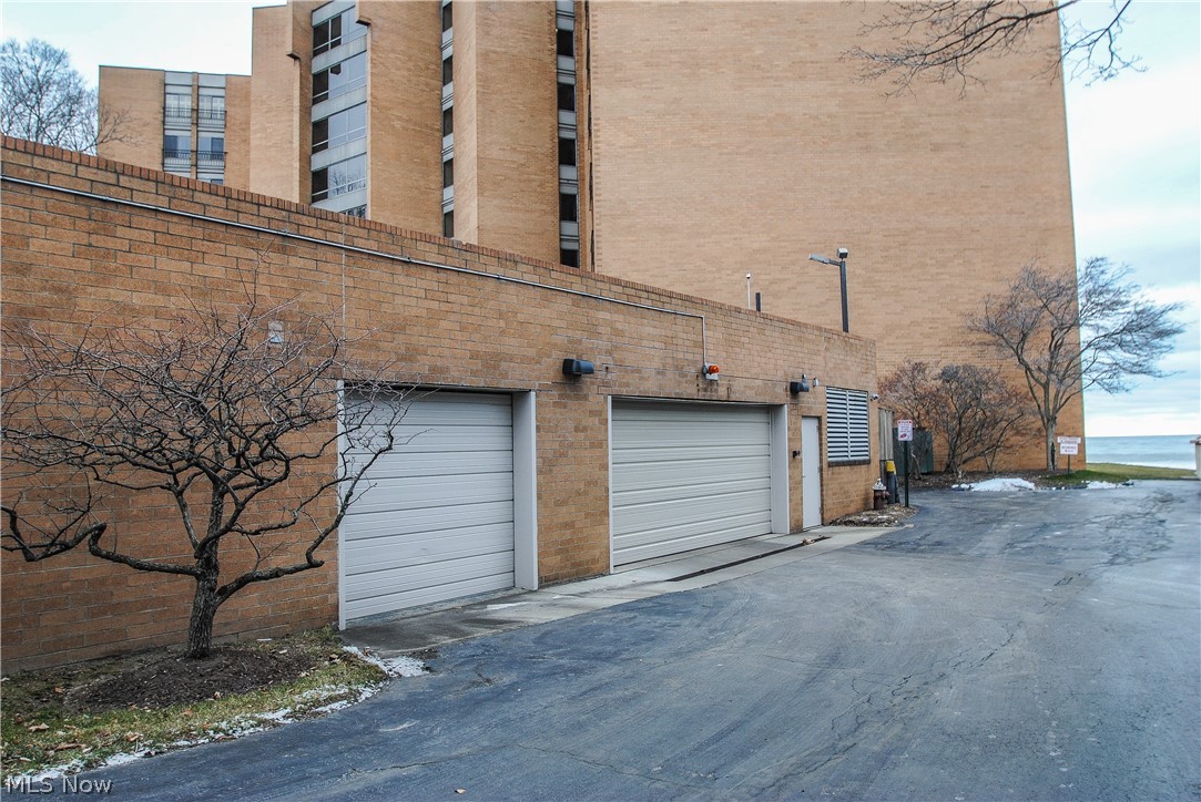 Lake Beach House Condo - Residential