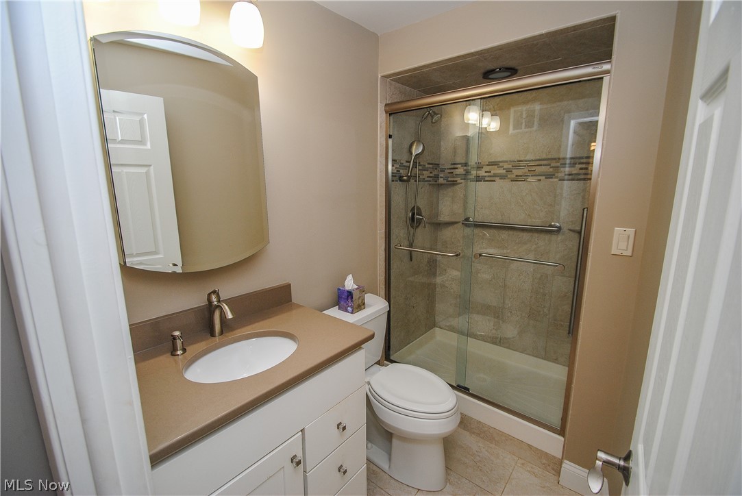 Lake Beach House Condo - Residential