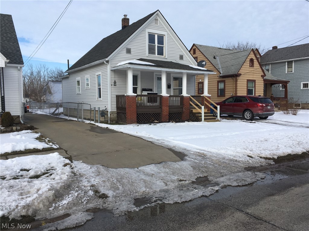 Move in Ready Fully refurbished. This is a 3 bedroom home. The 1st floor bedroom was made into an office which can easily be used as a bedroom. All new carpeting upstairs, and new bathroom. Quiet neighborhood. Freshly painted rooms throughout. Partially fenced. Dry basement with sump pump, and glass windows. Immediate occupancy!