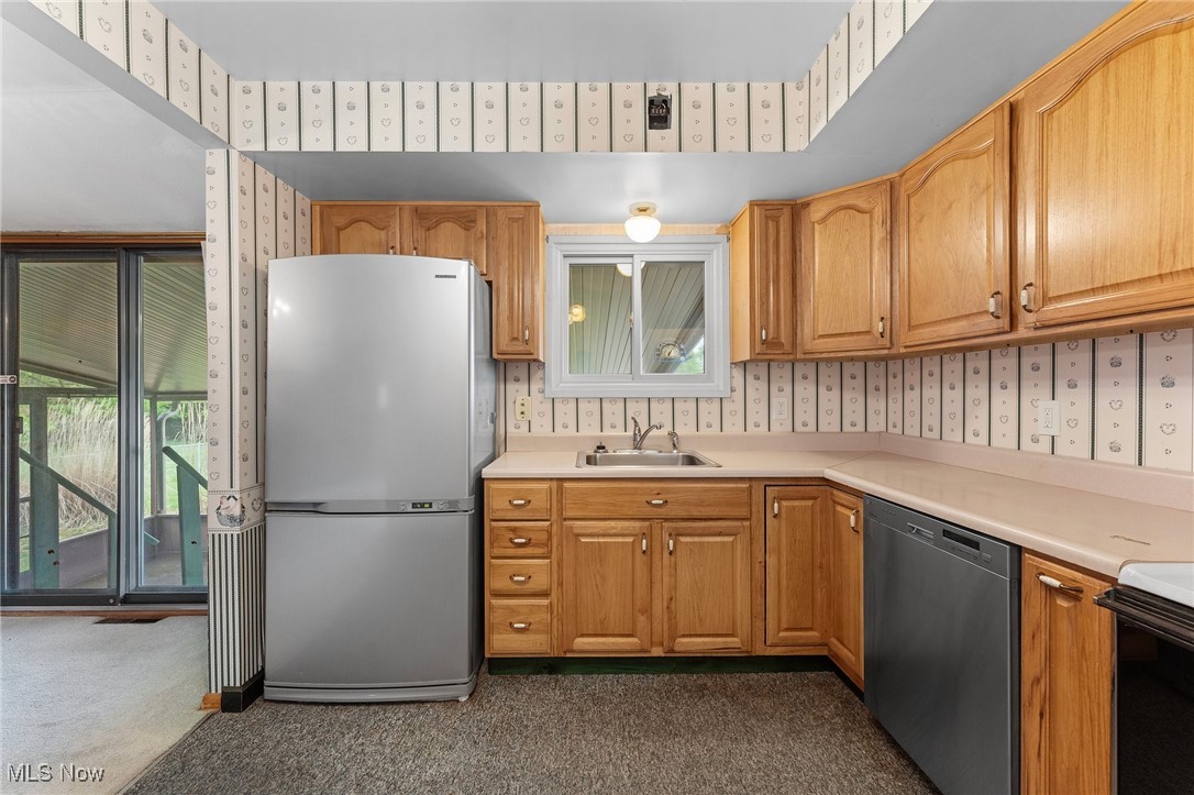 8912 Harrow Drive, Parma, Ohio image 11