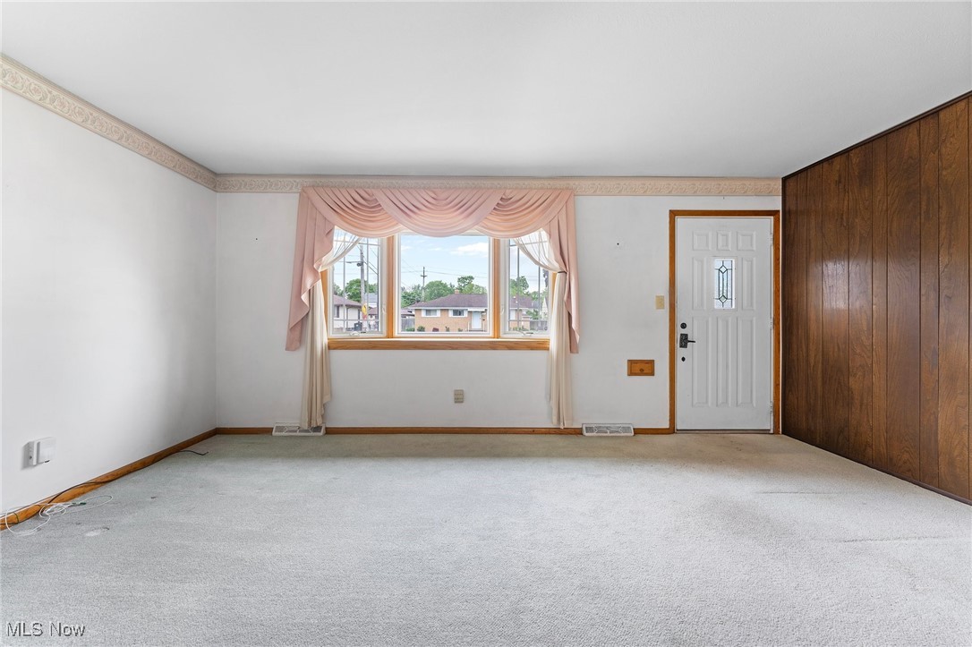 8912 Harrow Drive, Parma, Ohio image 6