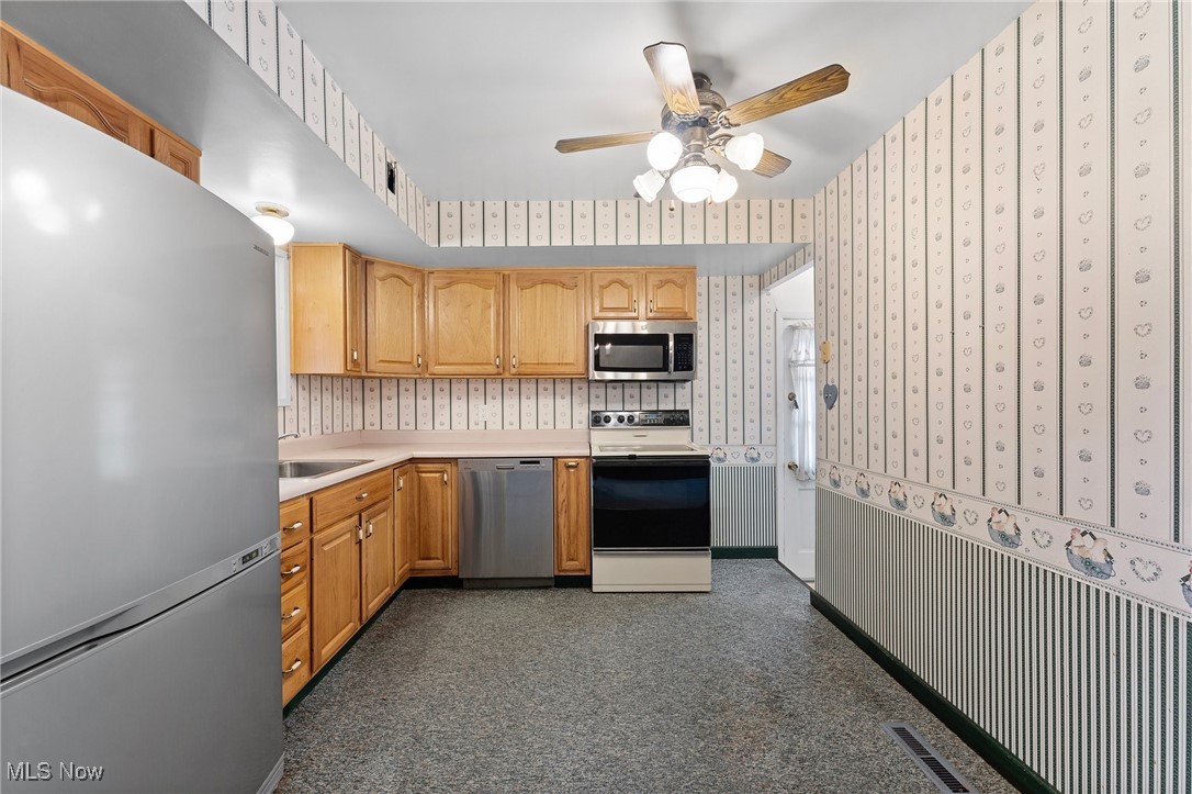 8912 Harrow Drive, Parma, Ohio image 10