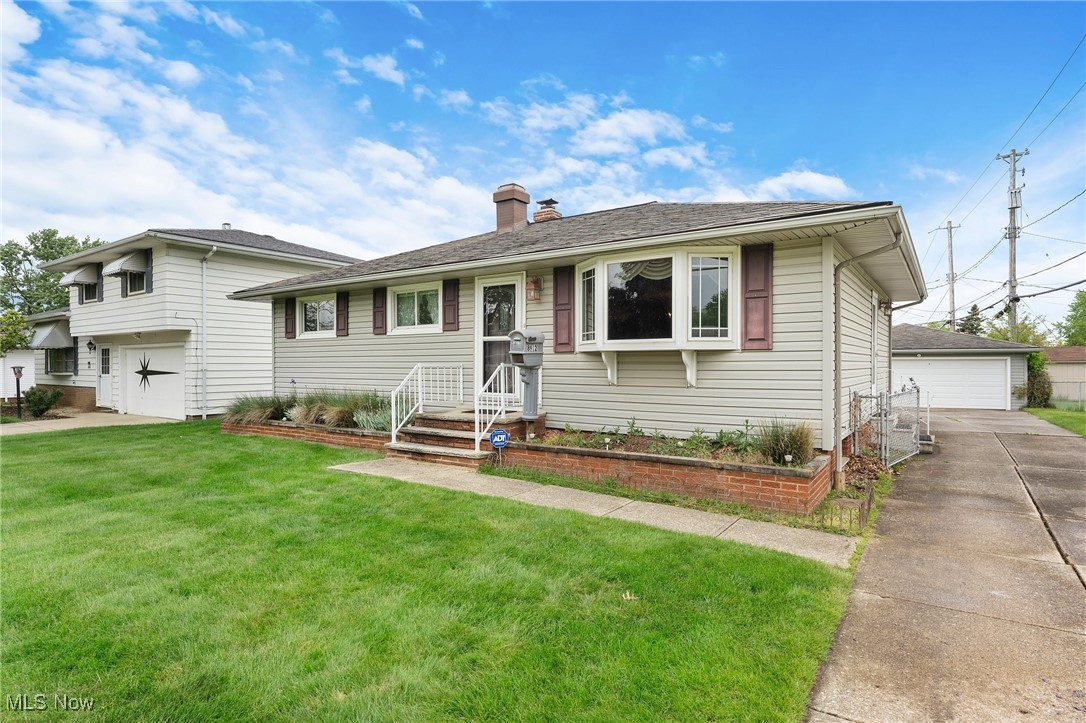 8912 Harrow Drive, Parma, Ohio image 26