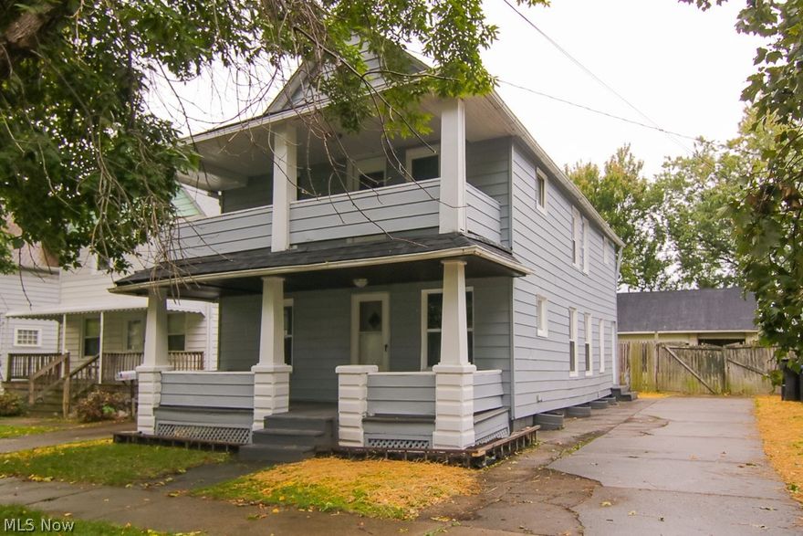 Great, rent ready investment property or live in one unit and let the other unit pay your mortgage! This renovated, duplex features many updates including a brand new roof, new vinyl replacement windows, new exterior and interior paint, dishwashers in both units! Downstairs unit has completely remodeled kitchen with brand new stainless appliances, new countertop and new cabinets! Both bathrooms have just been remodeled! Huge attic that can be finished as additional bedrooms. Massive 3-plus car garage that measures 30 ft x 24 ft and could be rented out for additional income!  Separate gas and electric! All mechanicals are in great condition and hassle free! Located in an area with high demand for rentals so don't waste anytime and let the cash flow begin!

*Renovated single family home located next door is for sale by same owner so buy both and have your rentals right next to each other for added convenience! Hurry to get a packaged deal!