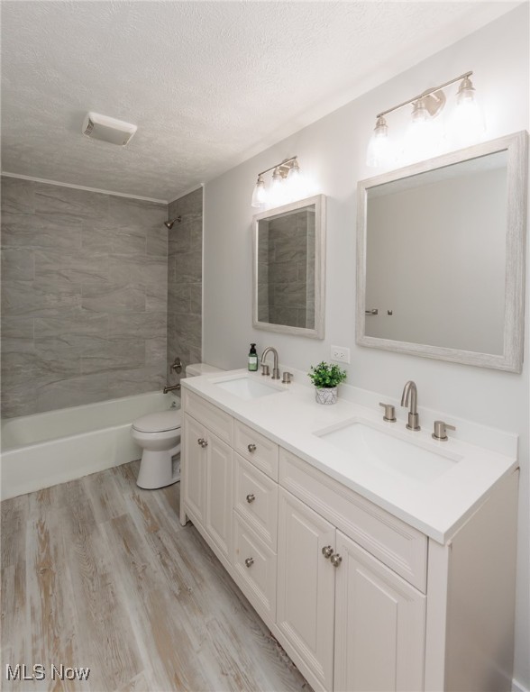 Richfield, Ohio 44286, United States, 3 Bedrooms Bedrooms, ,3 BathroomsBathrooms,Residential,Active,190038