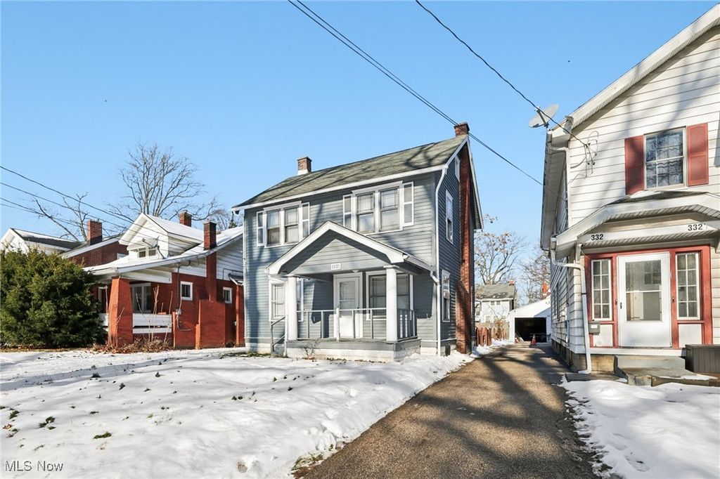 Photo of 334 Mistletoe Avenue, Youngstown, OH 44511 (MLS # 5177453)