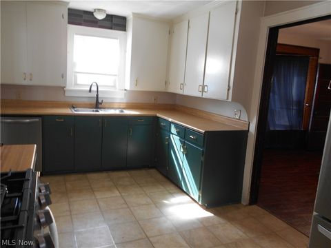 Tiny photo for 219 17th Street NW, Barberton, OH 44203 (MLS # 5190409)