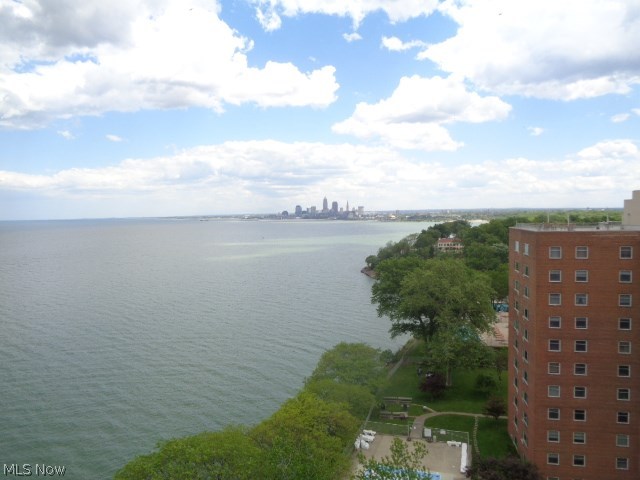 Lake House - Residential