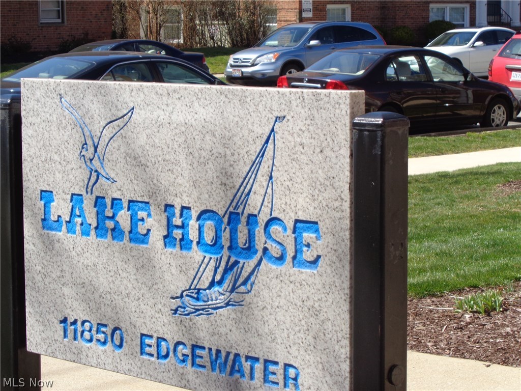 Lake House - Residential