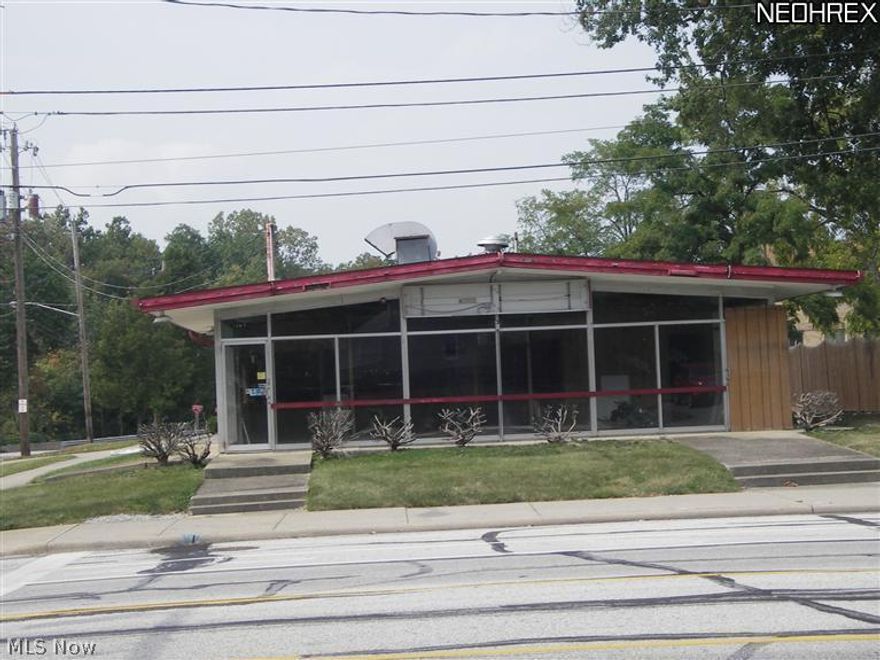 Former Restaurant. Free Standing Building in the heart of Downtown Berea. Great Car Count and pedestrian traffic, students and professionals.