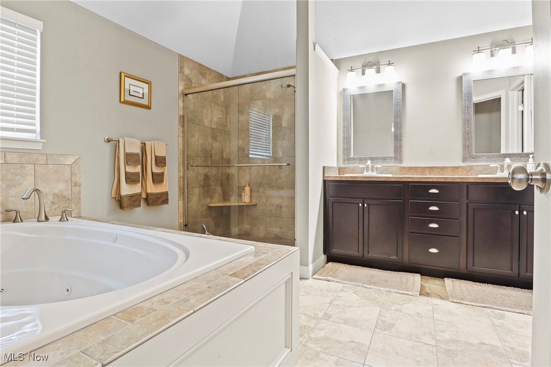 6111 Brownstone Court, Mentor, Ohio image 36