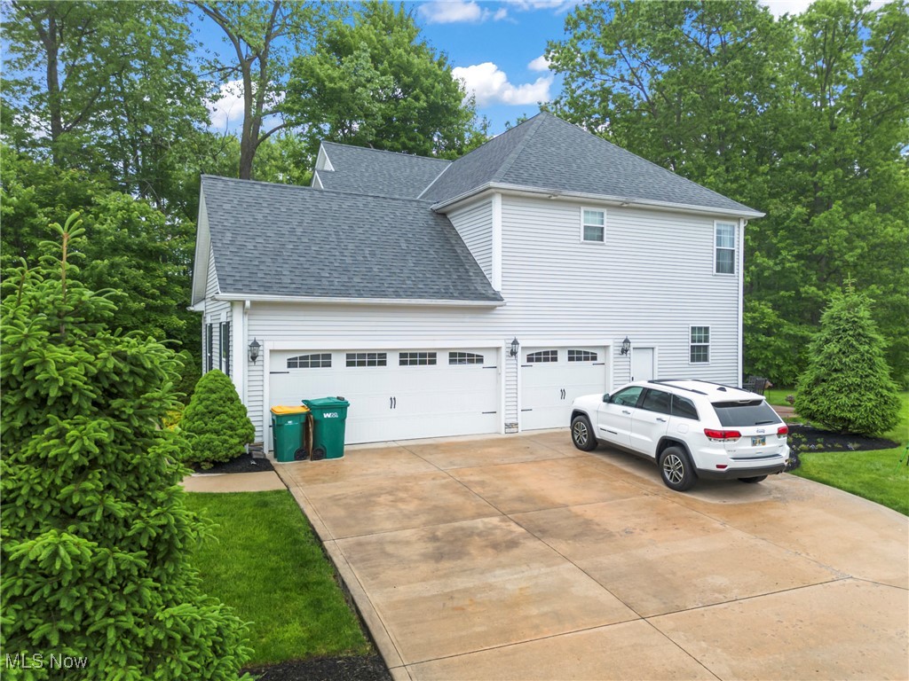 6111 Brownstone Court, Mentor, Ohio image 5