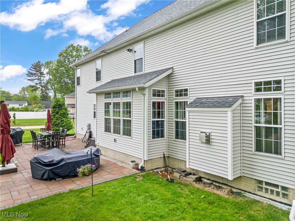6111 Brownstone Court, Mentor, Ohio image 8