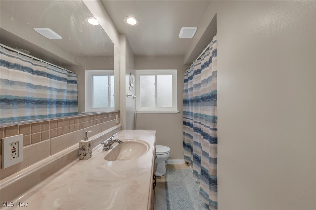 17022 Howe Road, Strongsville, Ohio image 12
