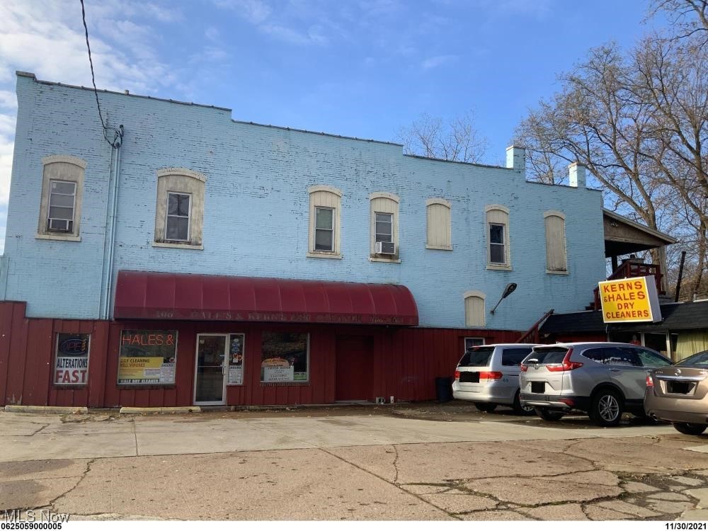 Priced to sell, your business opportunity awaits! High traffic area, large commercial building with a 3 bedroom apartment on second level. Lots of potential on this busy street!