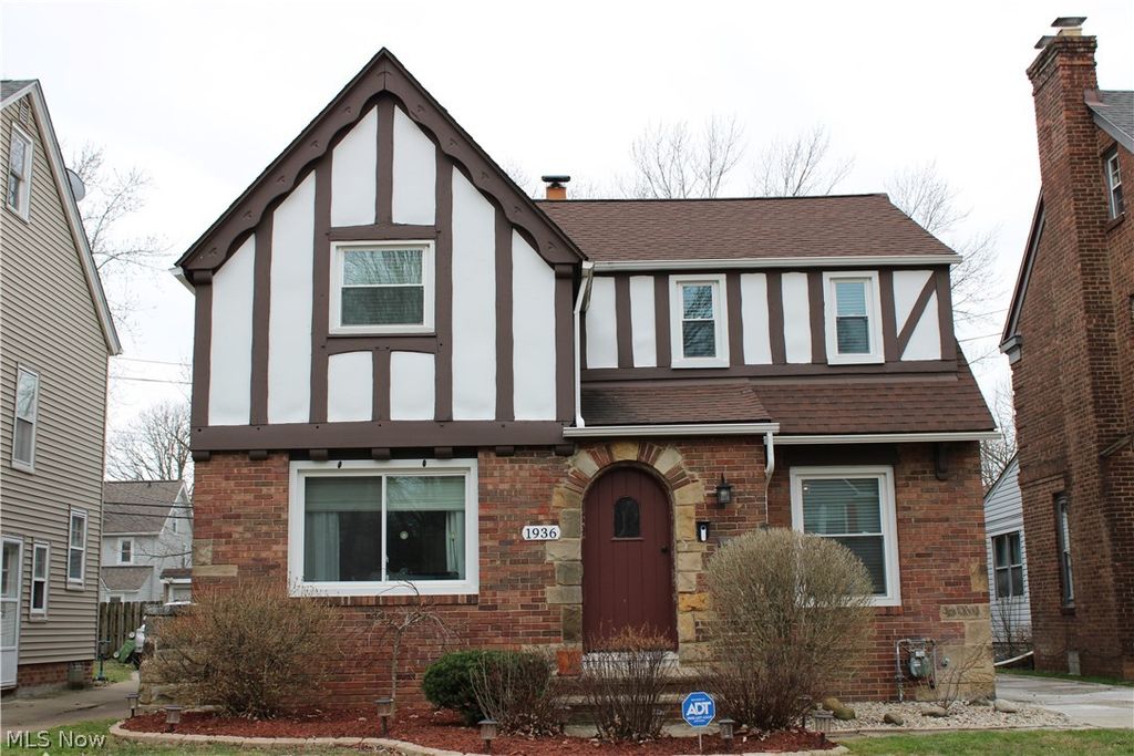 Photo of 1936 Revere Road, Cleveland Heights, OH 44118 (MLS # 5196529)