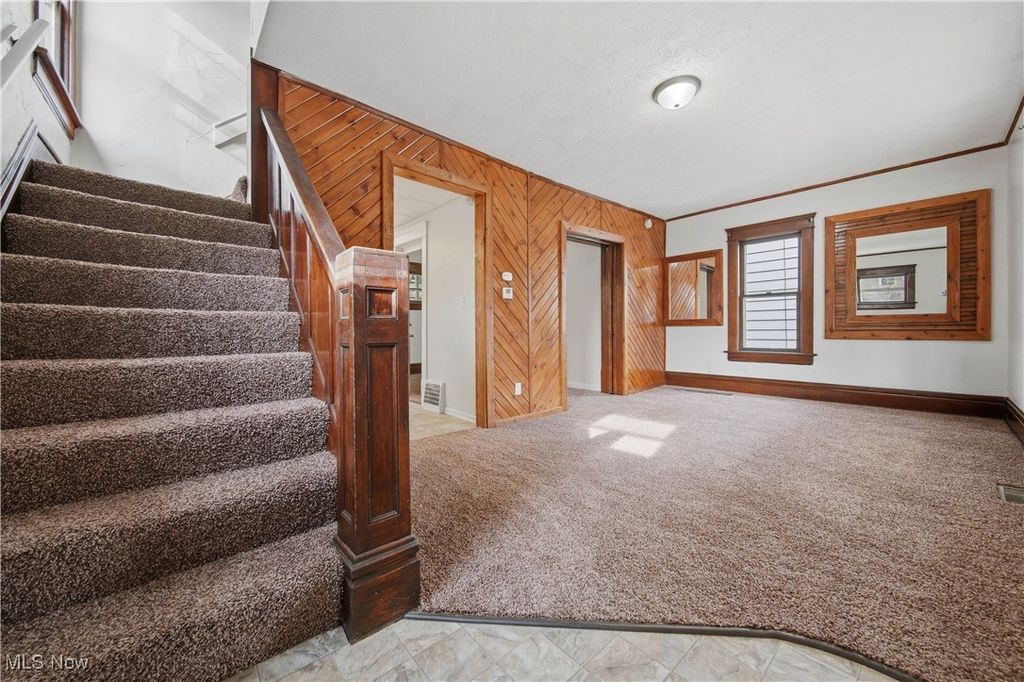 Photo of 606 Brown Street, Akron, OH 44311 (MLS # 5174254)