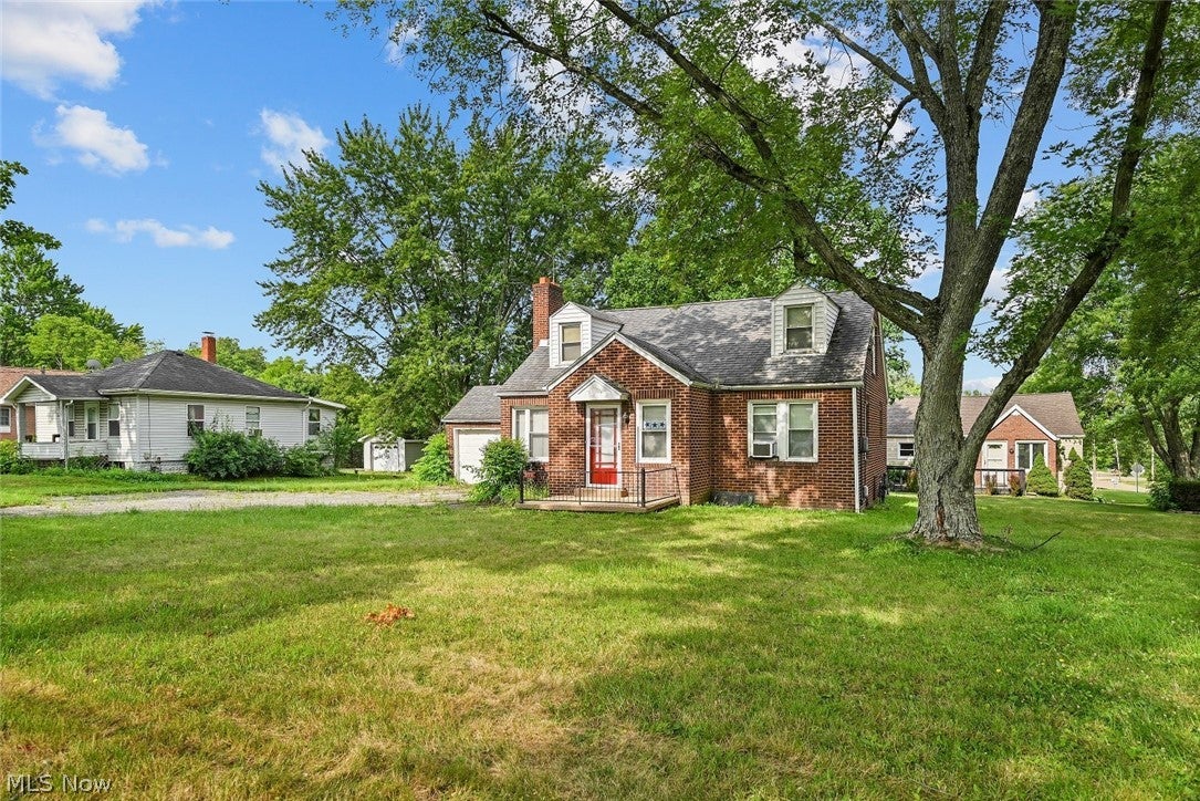 374 Niles Cortland Road SE