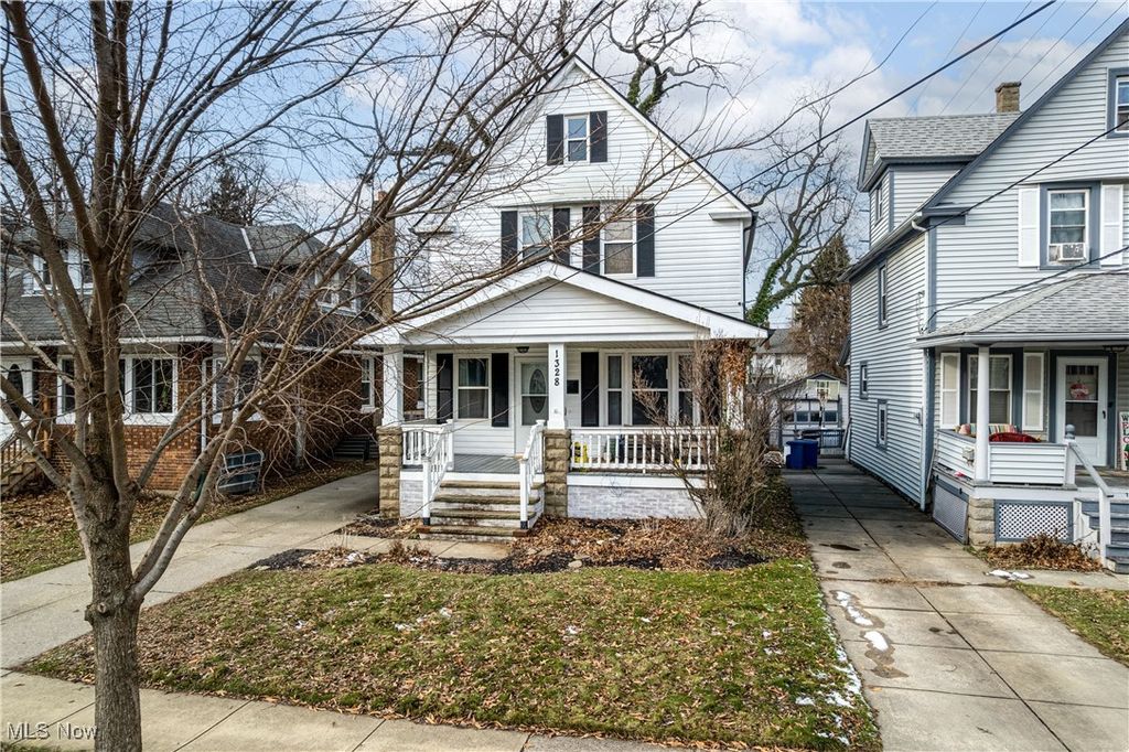 Photo of 1328 Bonnieview Avenue, Lakewood, OH 44107 (MLS # 5181359)