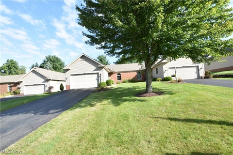 Condo For Sale - 90 Montgomery Lane #2<br/> Canfield, OH 44406