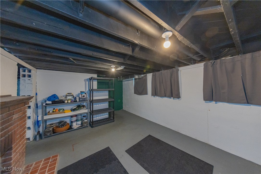 Cleveland, Ohio 44111, United States, 3 Bedrooms Bedrooms, ,3 BathroomsBathrooms,Residential,Pending,7325