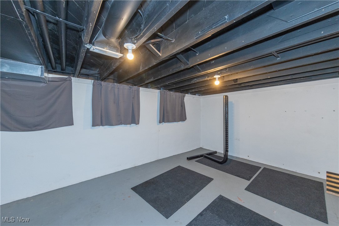 Cleveland, Ohio 44111, United States, 3 Bedrooms Bedrooms, ,3 BathroomsBathrooms,Residential,Pending,7325