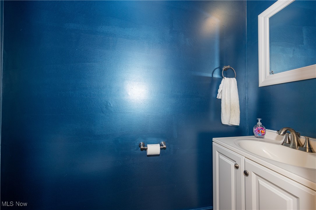 Cleveland, Ohio 44111, United States, 3 Bedrooms Bedrooms, ,3 BathroomsBathrooms,Residential,Pending,7325