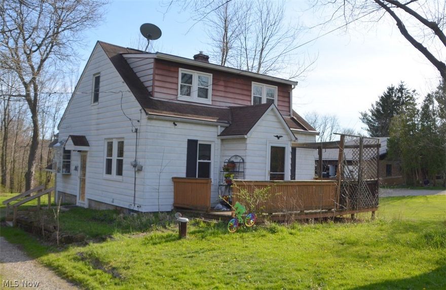 Home needs updates to todays standards..it sits on 7 beautiful acres in South Russell ... Chagrin Falls School District.
HUGE PRICE REDUCTION...PRICED TO SELL QUICK !!!
