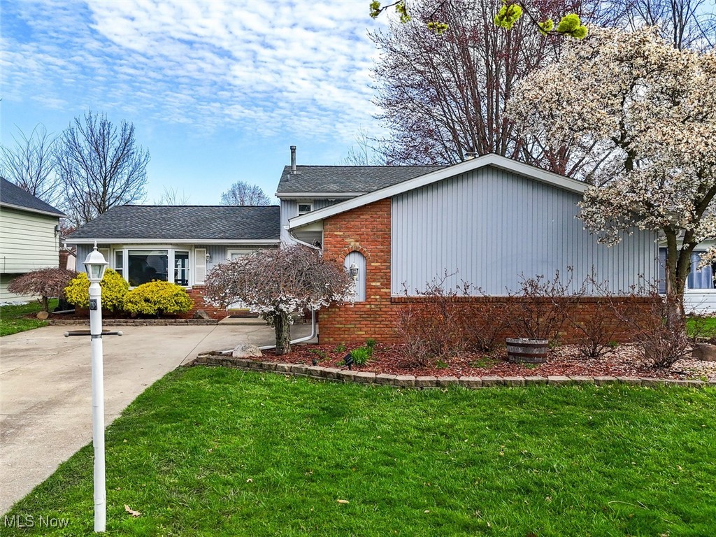 644 University Avenue, Elyria, Ohio image 2