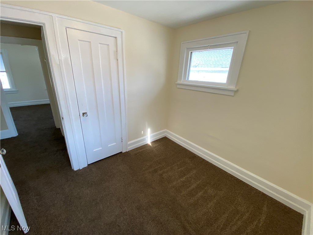 5161 Greenhurst Drive, Maple Heights, Ohio image 10