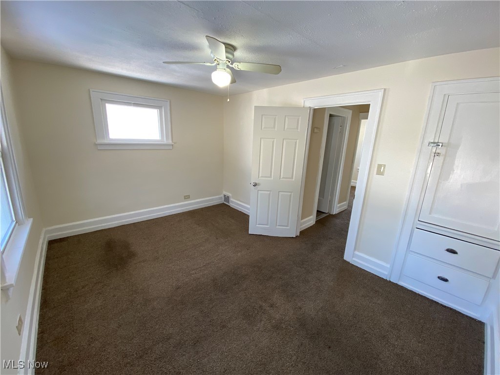 5161 Greenhurst Drive, Maple Heights, Ohio image 8