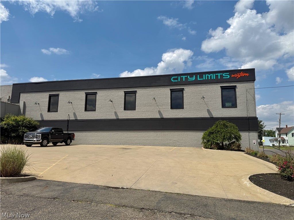 641 Lincoln Way W 1 or 2