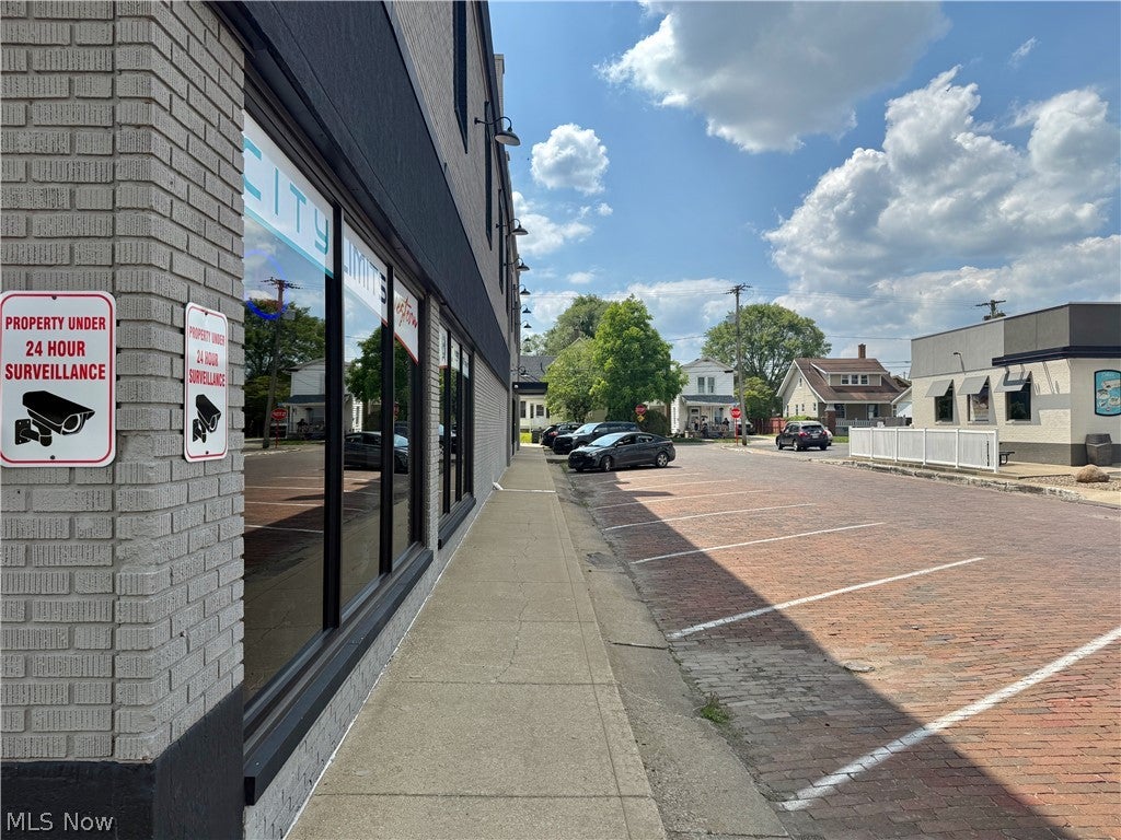 641 Lincoln Way W 1 or 2