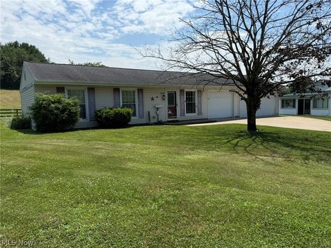 Homes For Sale - 1019 Gordon Square<br/> Tuscarawas County, Bolivar, OH 44612